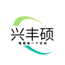 仅从 logo 较难精准判断行业。该 logo 含动感图形，文字有 “精雕每一个空间”，可能与室内装修、空间设计、建筑装饰等行业相关，但因信息有限，无法确切判定所属行业。